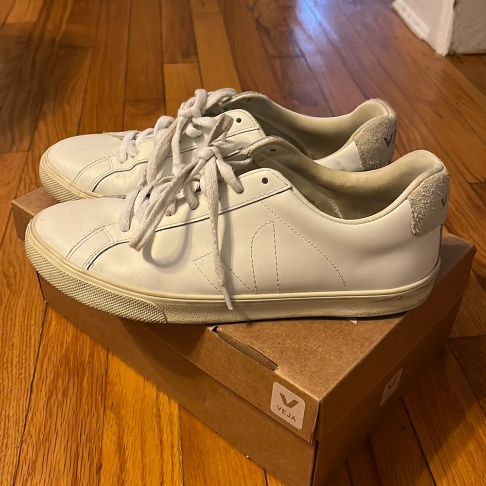Veja size 40